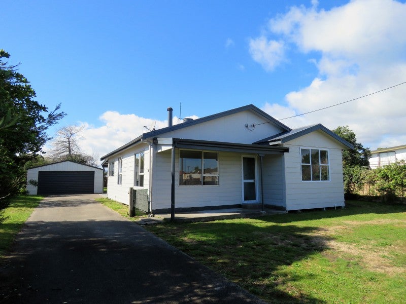7 Peel Street, Westport, Westport - Carousel 1