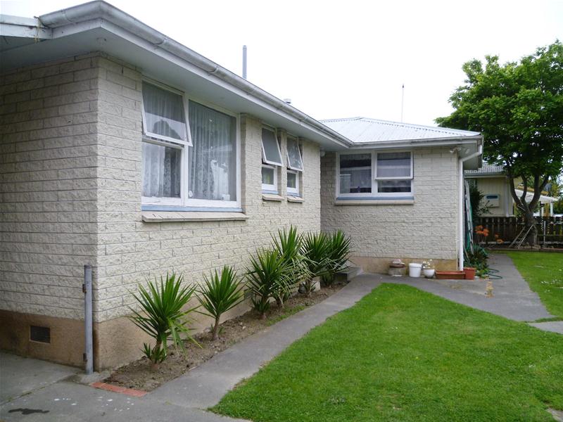 12 Burton Crescent, Flaxmere, Hastings - Carousel 1
