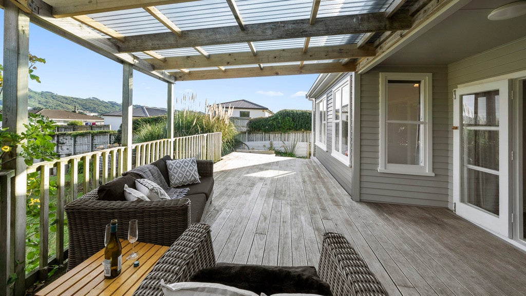 28 Awatea Street, Ranui, Porirua - Carousel 1
