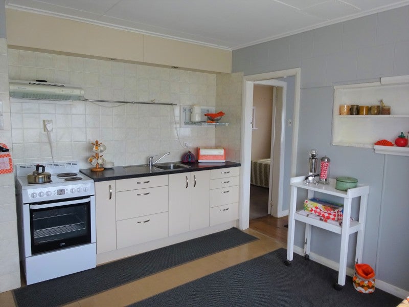 98 Seabury Avenue, Foxton Beach, Foxton - Carousel 1