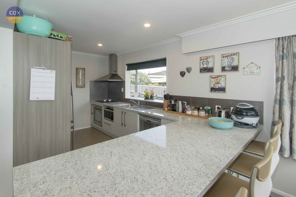 17 Robinson Crescent, Tamatea, Napier - Carousel 2