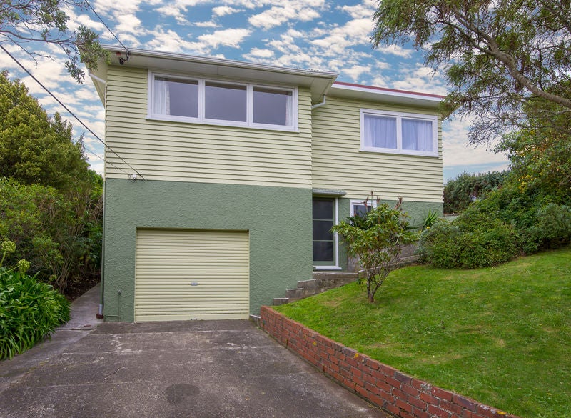 49 Dominion Park Street, Johnsonville, Wellington - Carousel 1