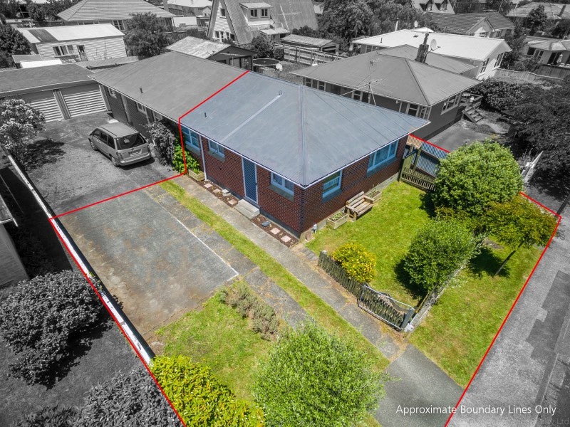 1/8 Oregon Drive, Maoribank, Upper Hutt - Carousel 1