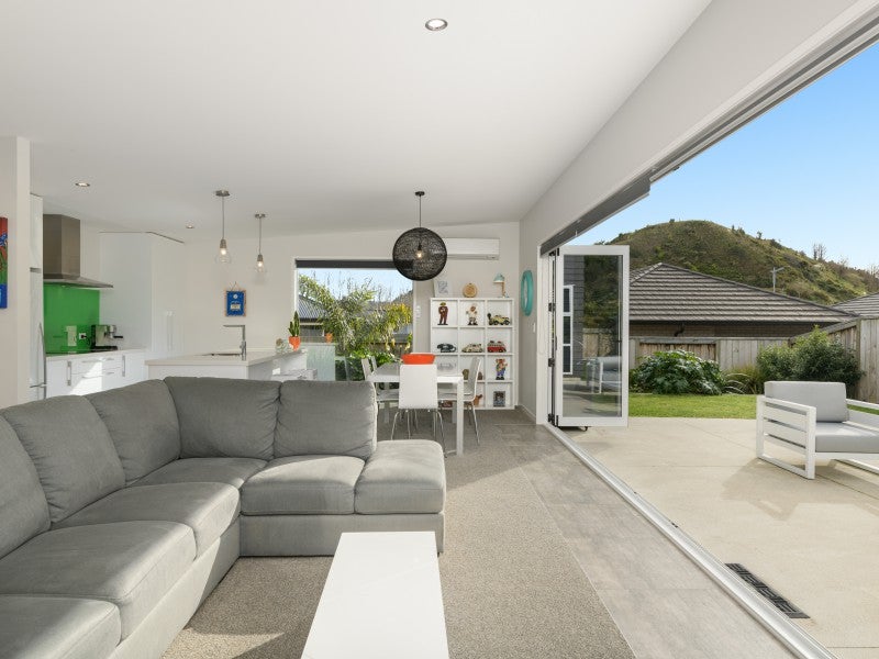 20 Conniston Way, Pyes Pa, Tauranga - Carousel 2