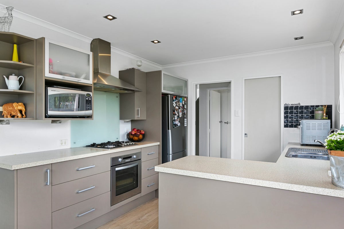 23 Estuary Crescent, Fairfield, Dunedin - Carousel 2