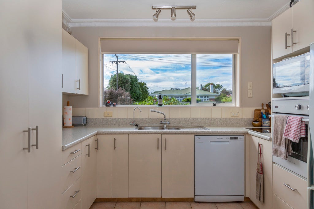 16 Stuart Street, Holmes Hill, Oamaru - Carousel 2