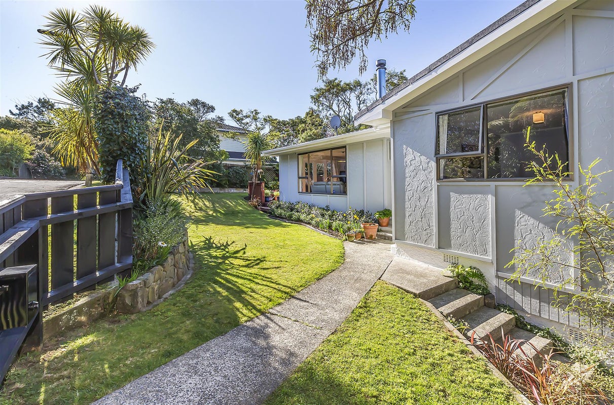3 Achilles Close, Tawa, Wellington - Carousel 2