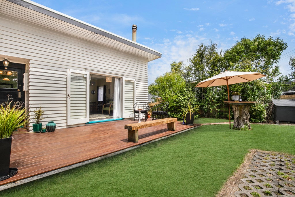 82A Atkinson Road, Titirangi, Auckland - Carousel 2