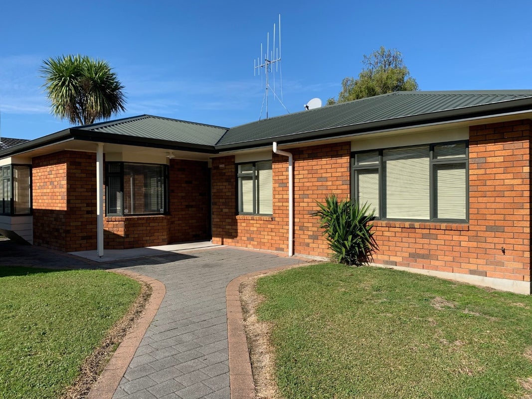 8A Darley Street, Maeroa, Hamilton - Carousel 1