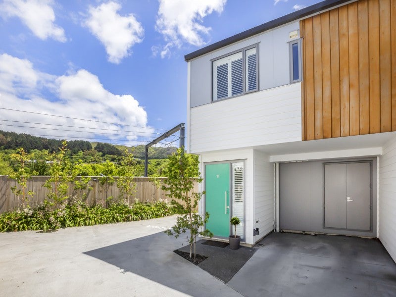 11/7 Handyside Street, Tawa, Wellington - Carousel 2