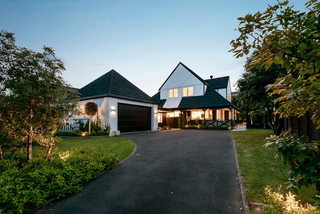 30 McCrystal Avenue, Bucklands Beach, Auckland - Carousel 1