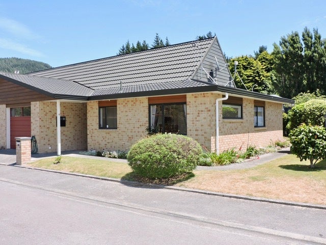 39/42 Main Road, Tawa, Wellington - Carousel 1