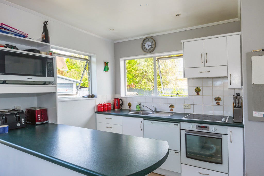 17 Cook Street, Oceanview, Timaru - Carousel 2
