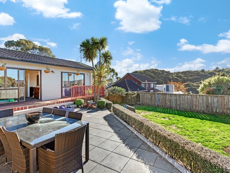 84 Ayton Drive, Whitby, Porirua - Carousel 1
