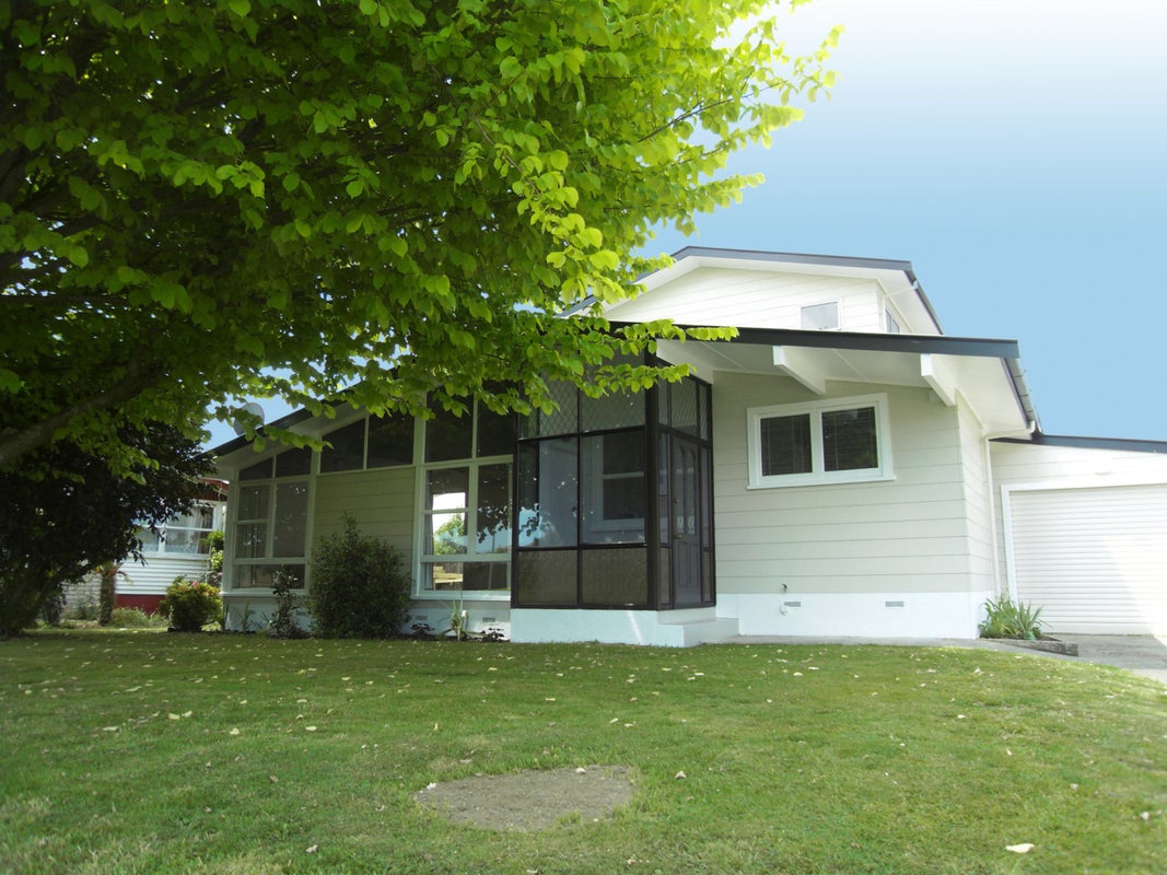 62 Deanwell Avenue, Deanwell, Hamilton - Carousel 2