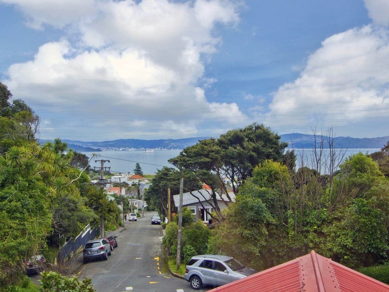 39 Rona Street, Eastbourne, Lower Hutt - Carousel 2