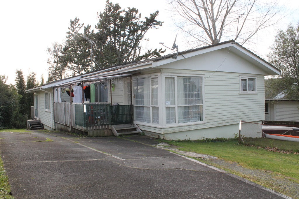 1/54 Strong Street, Saint Johns, Auckland - Carousel 1