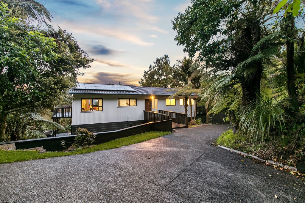 354 Forest Hill Road, Waiatarua, Auckland - Carousel 1