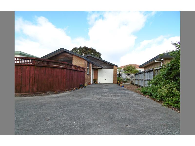 118B Hutchinson Avenue, New Lynn, Auckland - Carousel 16