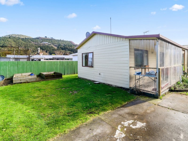 18 Fenruss Street, Fairy Springs, Rotorua - Carousel 16