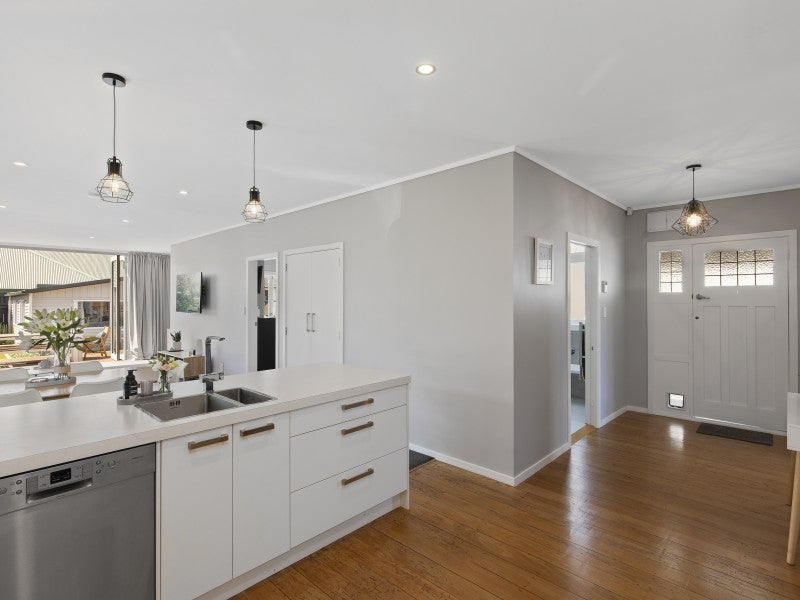21 Pilmuir Street, Hutt Central, Lower Hutt - Carousel 2