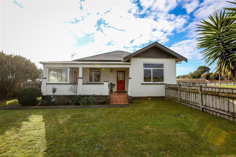 25 Mangorei Road, Strandon, New Plymouth - Carousel 20