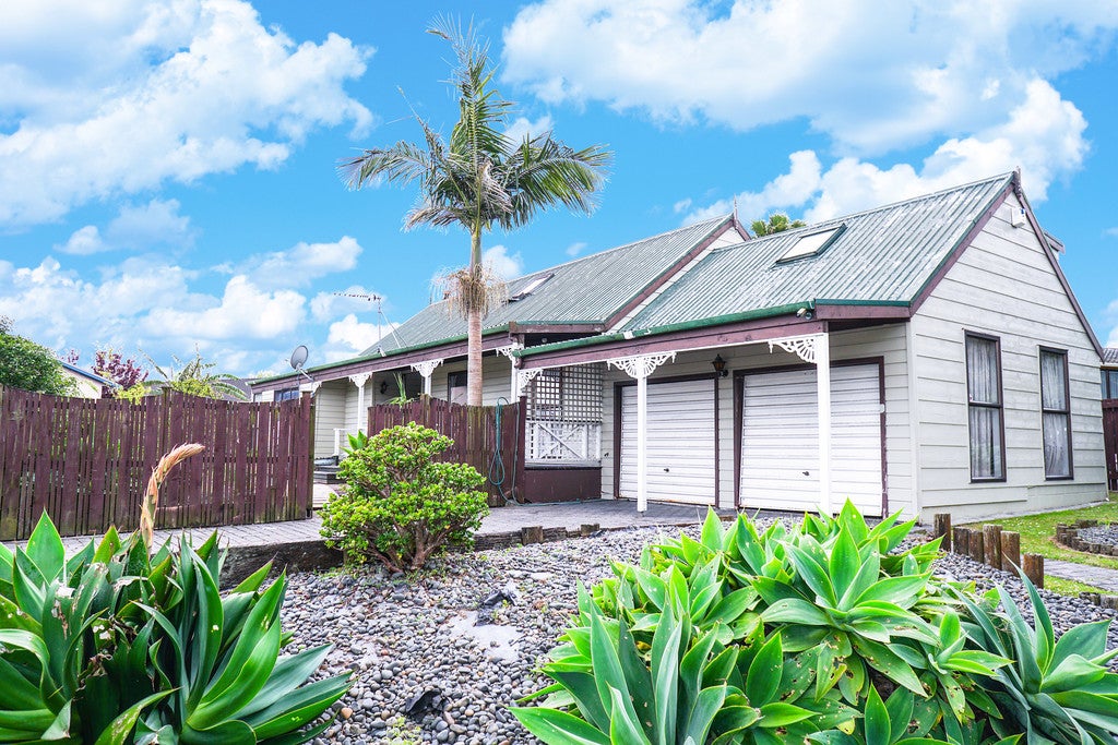 29 Sikkim Crescent, Clover Park, Auckland - Carousel 2