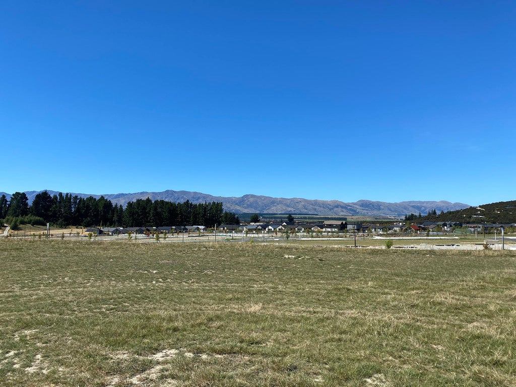 6 Bonspiel Road, WANAKA - Carousel 11