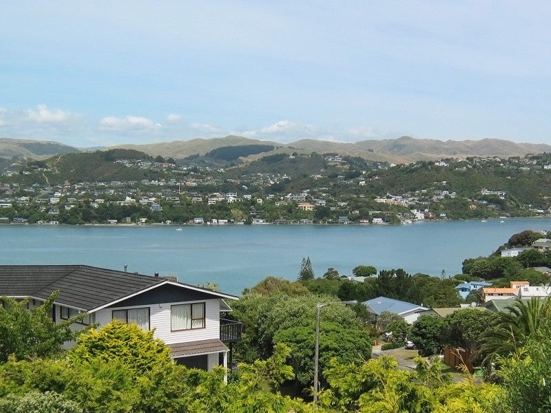 10 Truro Road, Camborne, Porirua - Carousel 1