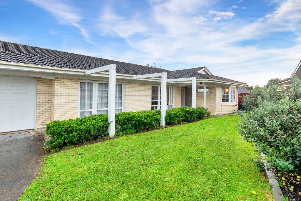 15 Barnhill Crescent, Pahurehure, Papakura - Carousel 2