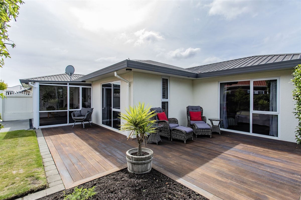 9 Sheraton Place, Redwood, Christchurch - Carousel 1