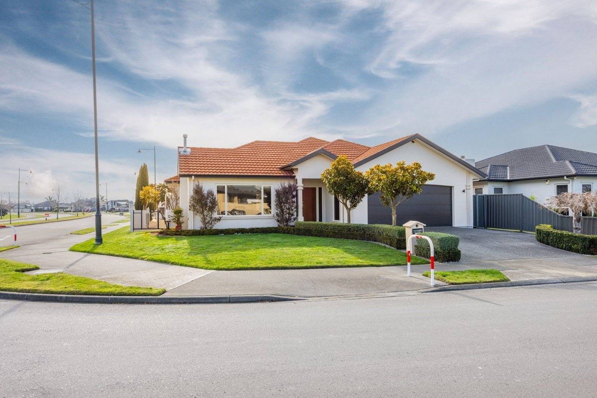 38 Pacific Avenue, Poraiti, Napier - Carousel 1
