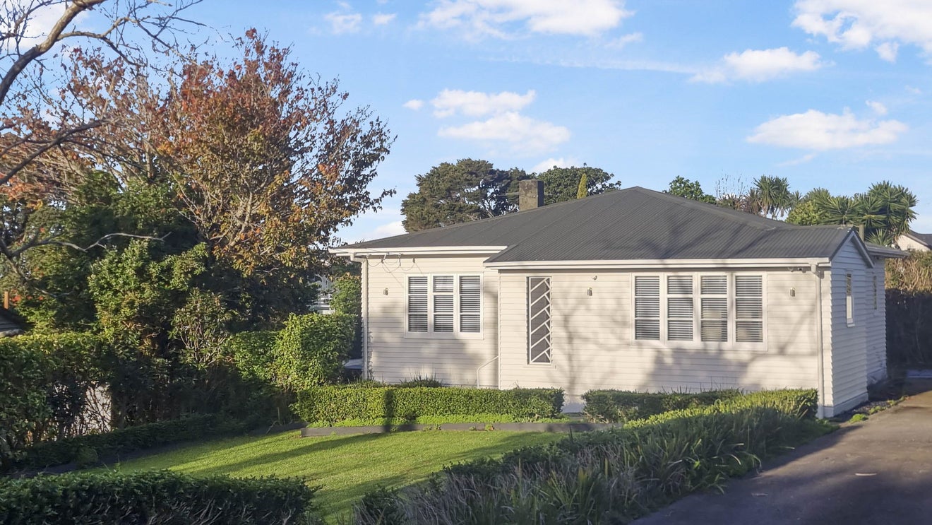 17 Te Kawa Road, One Tree Hill, Auckland - Carousel 1