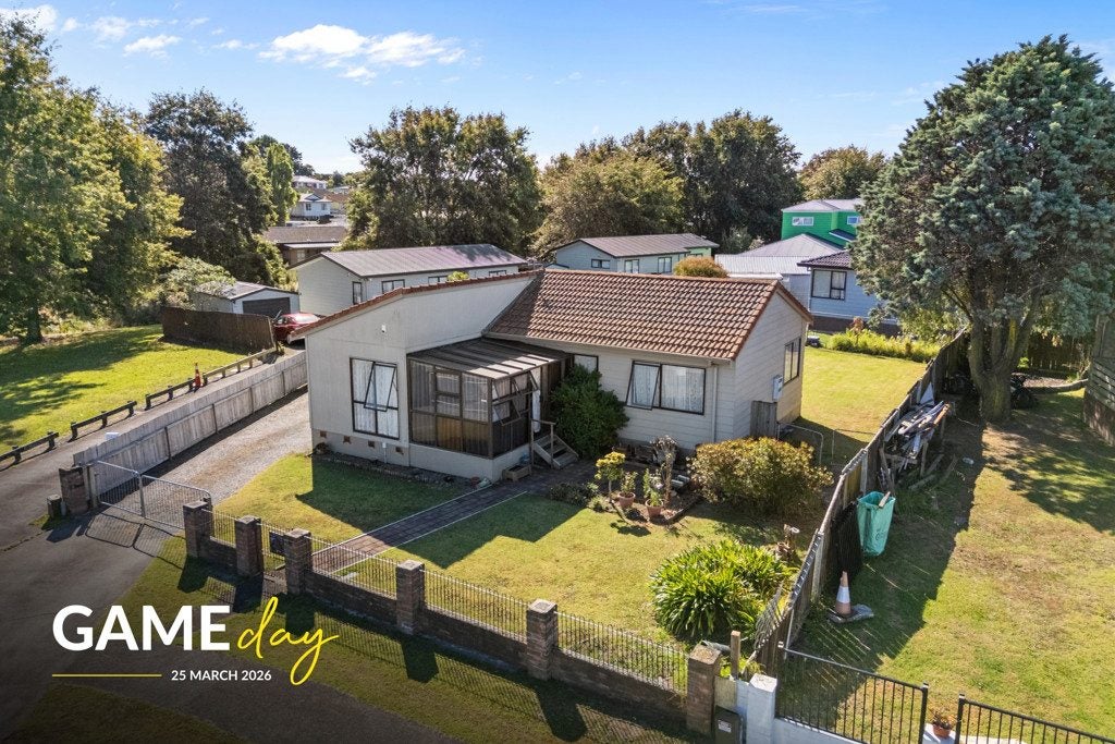9 Blackgate Place, Weymouth, Auckland - Carousel 1