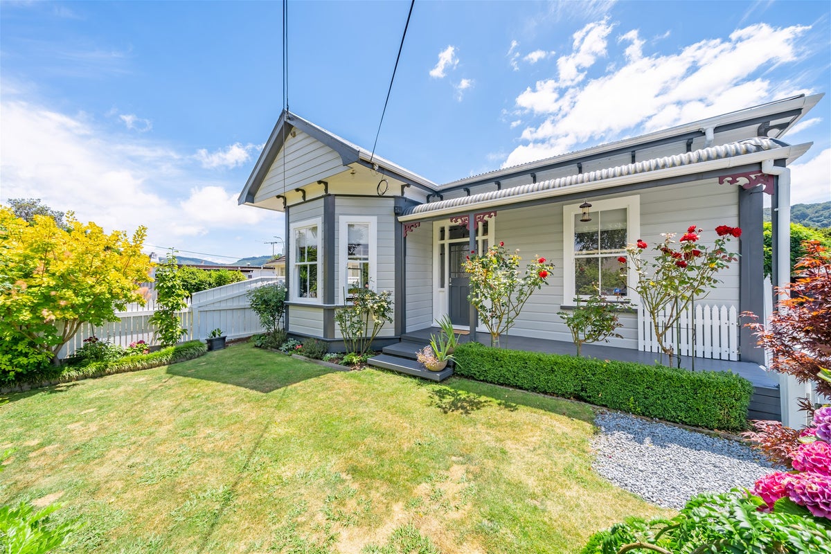 17 Victoria Street, Ebdentown, Upper Hutt - Carousel 2