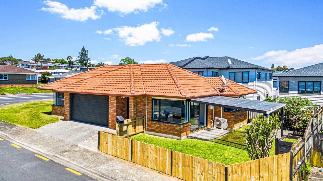 2 Pantera Way, Hill Park, Manukau City, Auckland - Carousel 1