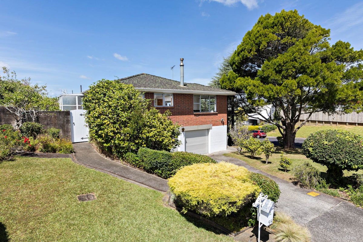 35 Bel Air Drive, Hillsborough, Auckland - Carousel 2