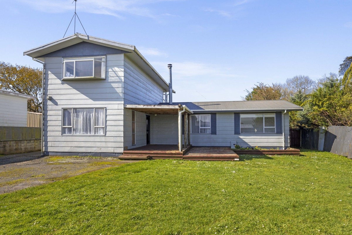 146 Miranda Street, Stratford, Stratford - Carousel 1