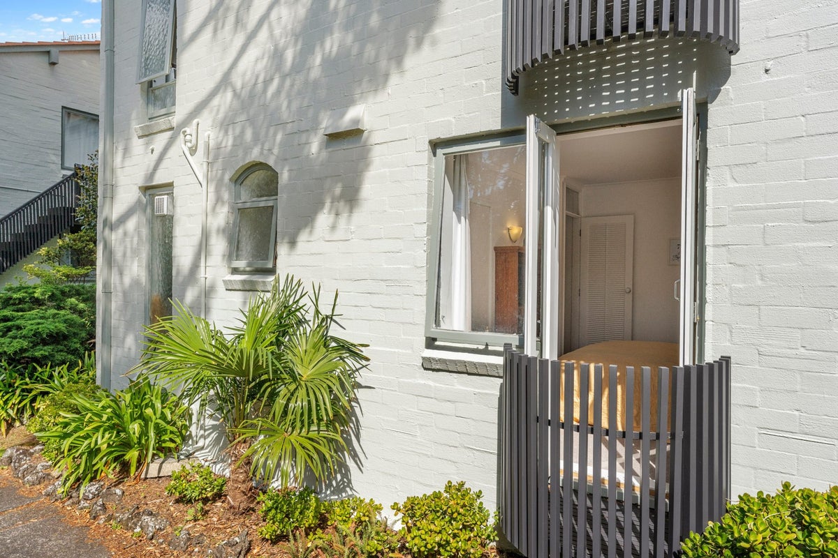 1/34 Owens Road, Epsom, Auckland - Carousel 2