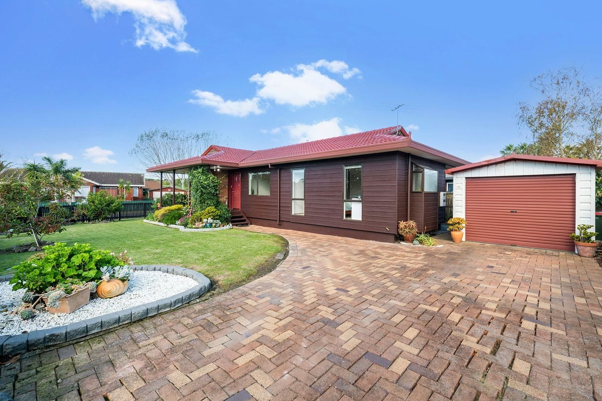 1 Kenwick Place, Burswood, Auckland - Carousel 1