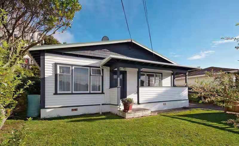 24 Phillip Street, Johnsonville, Wellington - Carousel 1