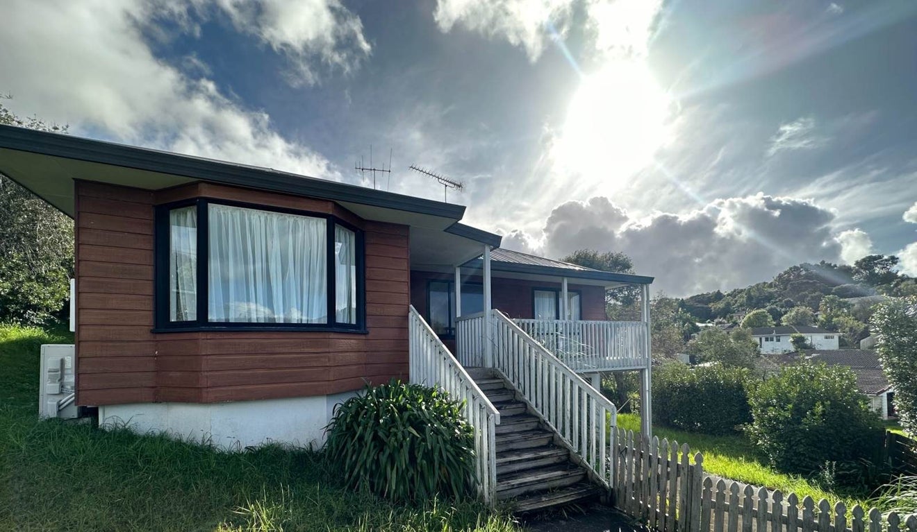 1 Ian Sage Avenue, Torbay, Auckland - Carousel 1