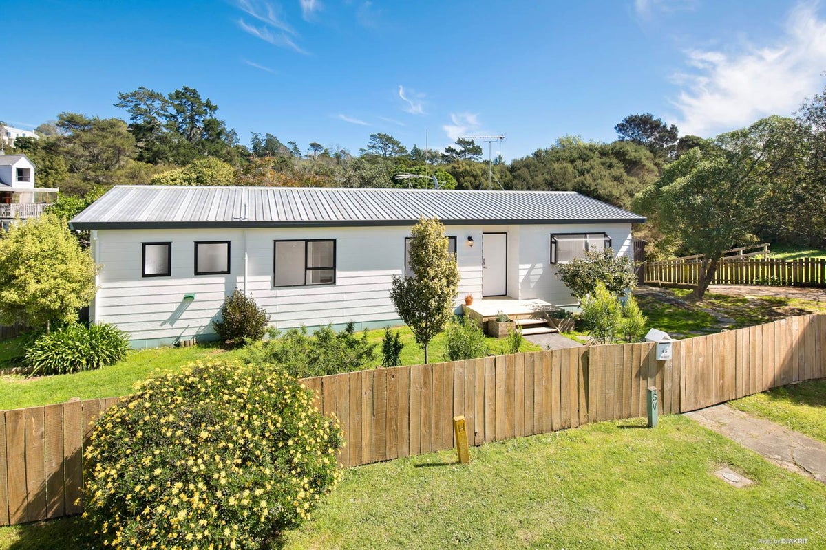 45 Gatman Street, Birkdale, Auckland - Carousel 1