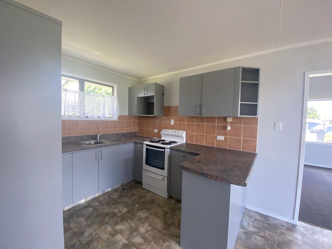 1 Dickens Street, Owhata, Rotorua - Carousel 2