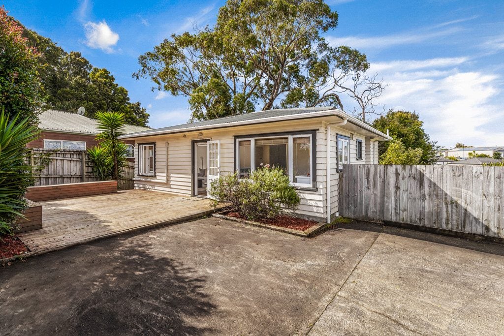 13A Kinvig Place, Ranui, Auckland - Carousel 1