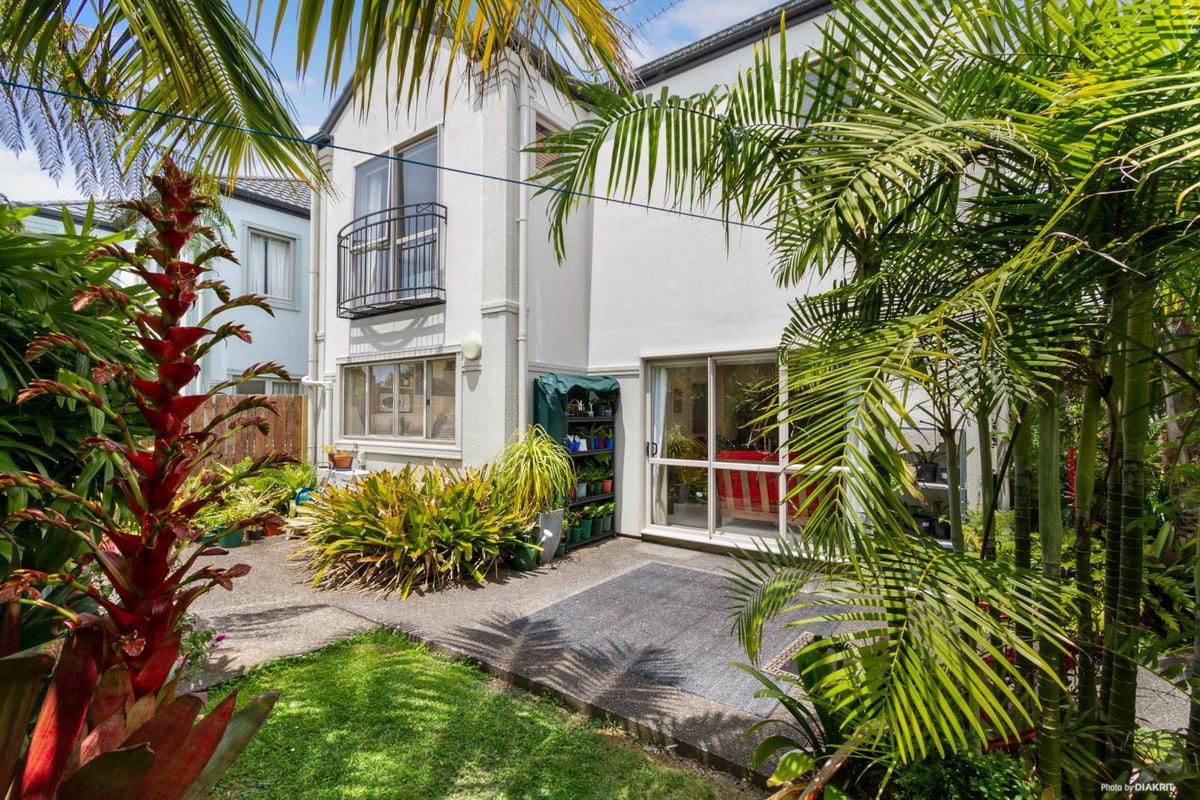 23 Temuka Gardens, Blockhouse Bay, Auckland - Carousel 2