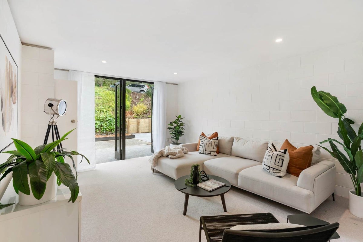 2/13 Kororo Street, Northcote, North Shore City, Auckland - Carousel 2
