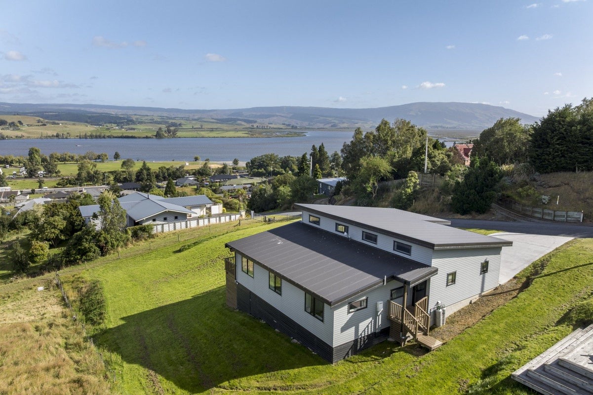 32 Nore Street, Waihola, Clutha, Otago - Carousel 1