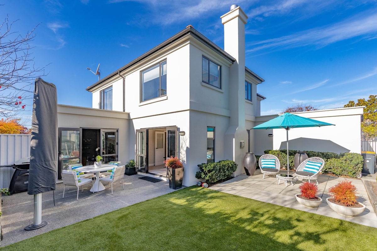 83 Knowles Street, St Albans, Christchurch - Carousel 1