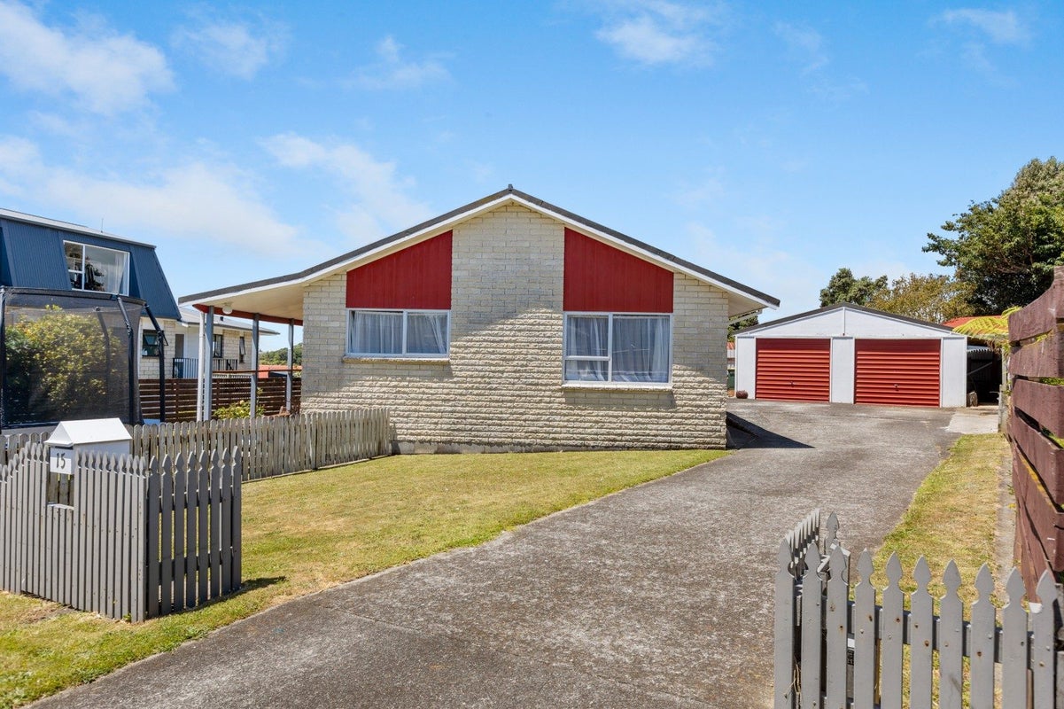 15 Virginia Place, Whalers Gate, New Plymouth - Carousel 2